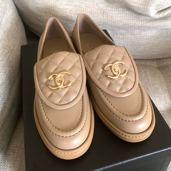 Chanel Loafers 22P BegieQuilted Flap Turn Lock GoldCCLogoSlipOnMule Flat Loafer - Picture 8 of 9